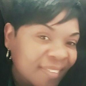 Meet your Posher, Adrienne